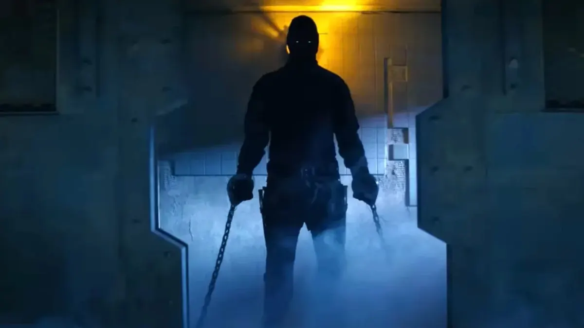 Nos bastidores de Onslaught, diretor Adam Wingard durante o processo de filmagem do thriller da A24